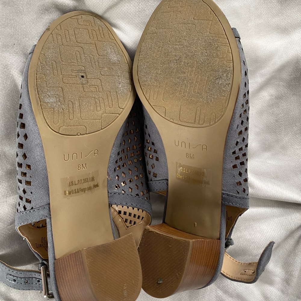 Grey heels - Picture 4 of 4
